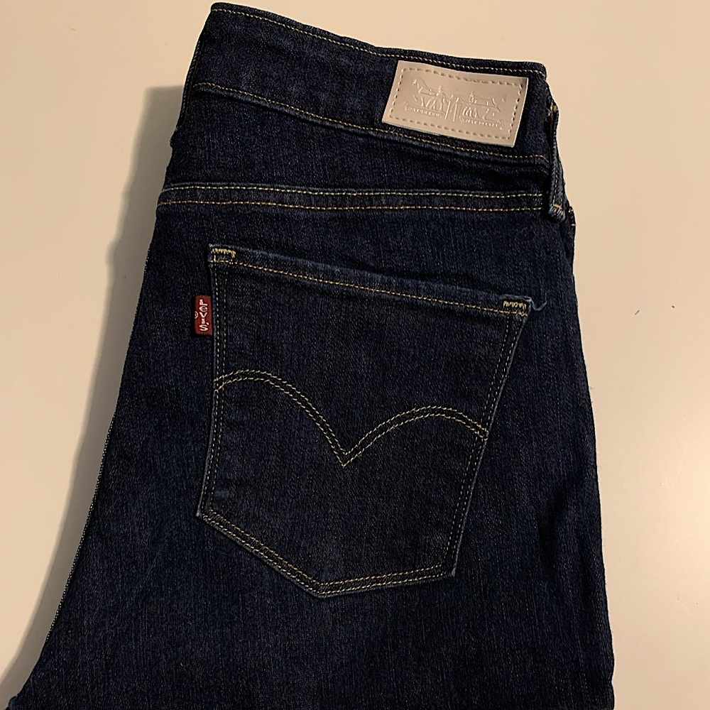 Women’s Skinny Levi’s.